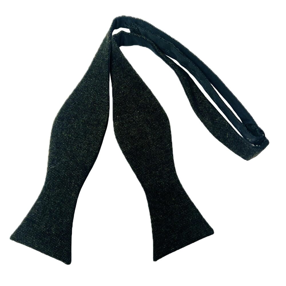 3247 Highland Weave Forest Green Self-Tie Bow Tie